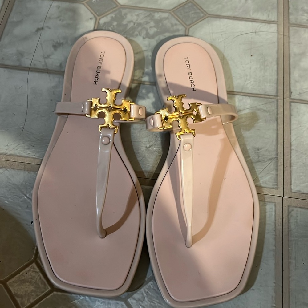 Womens tory burch jelly sandals in size 8